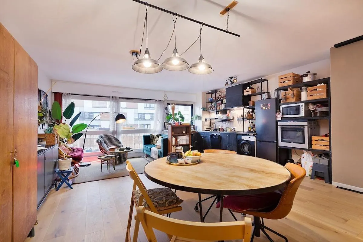 Atypical Apartment In Butte Montmartre Paris