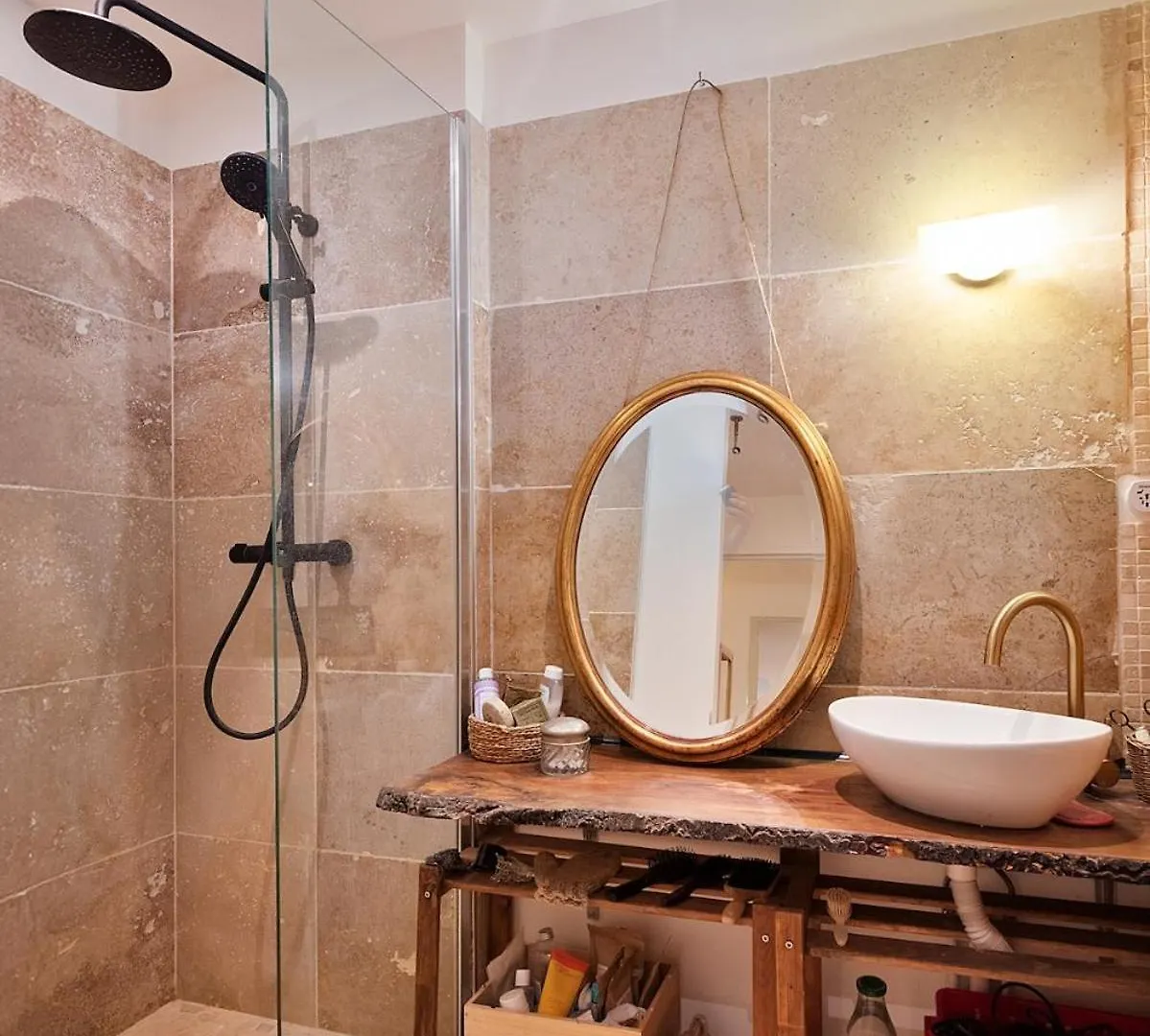 Atypical Apartment In Butte Montmartre Paris