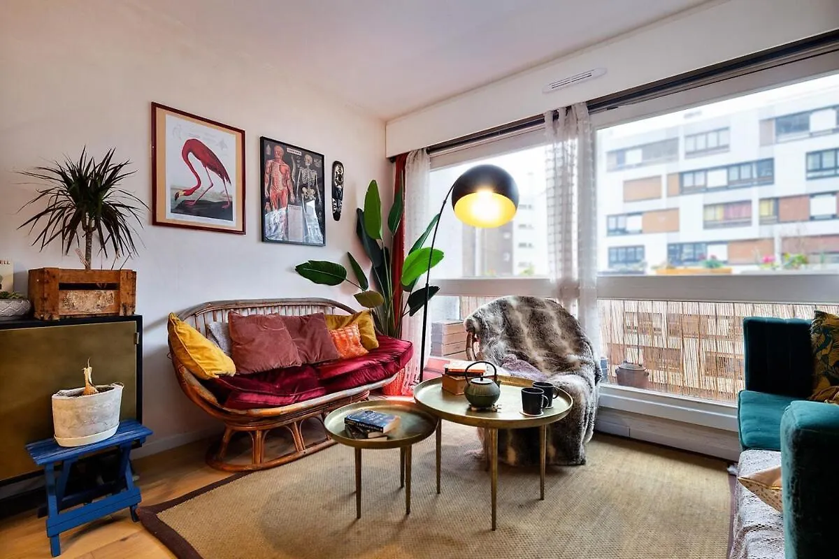 Atypical Apartment In Butte Montmartre Paris France