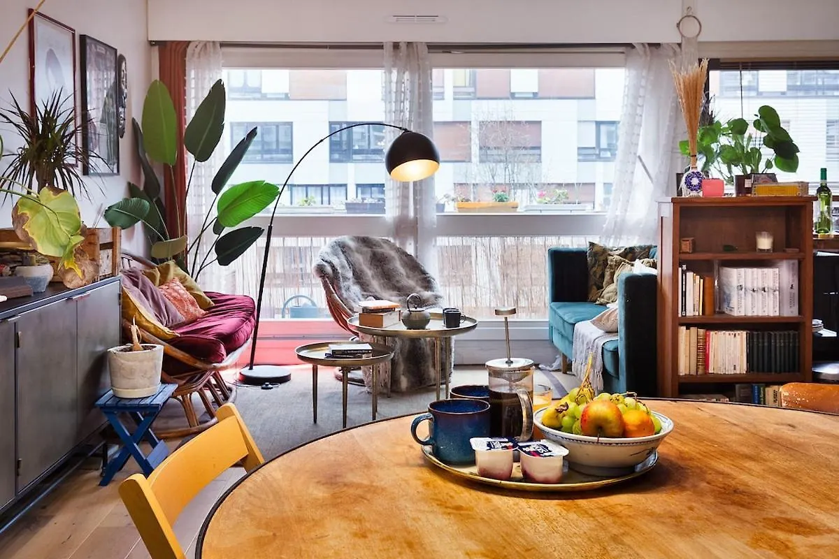 Atypical Apartment In Butte Montmartre Paris