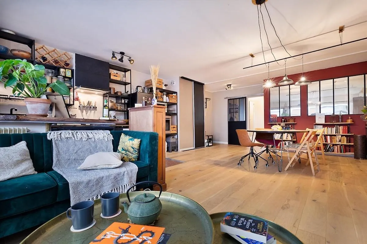Atypical Apartment In Butte Montmartre Paris