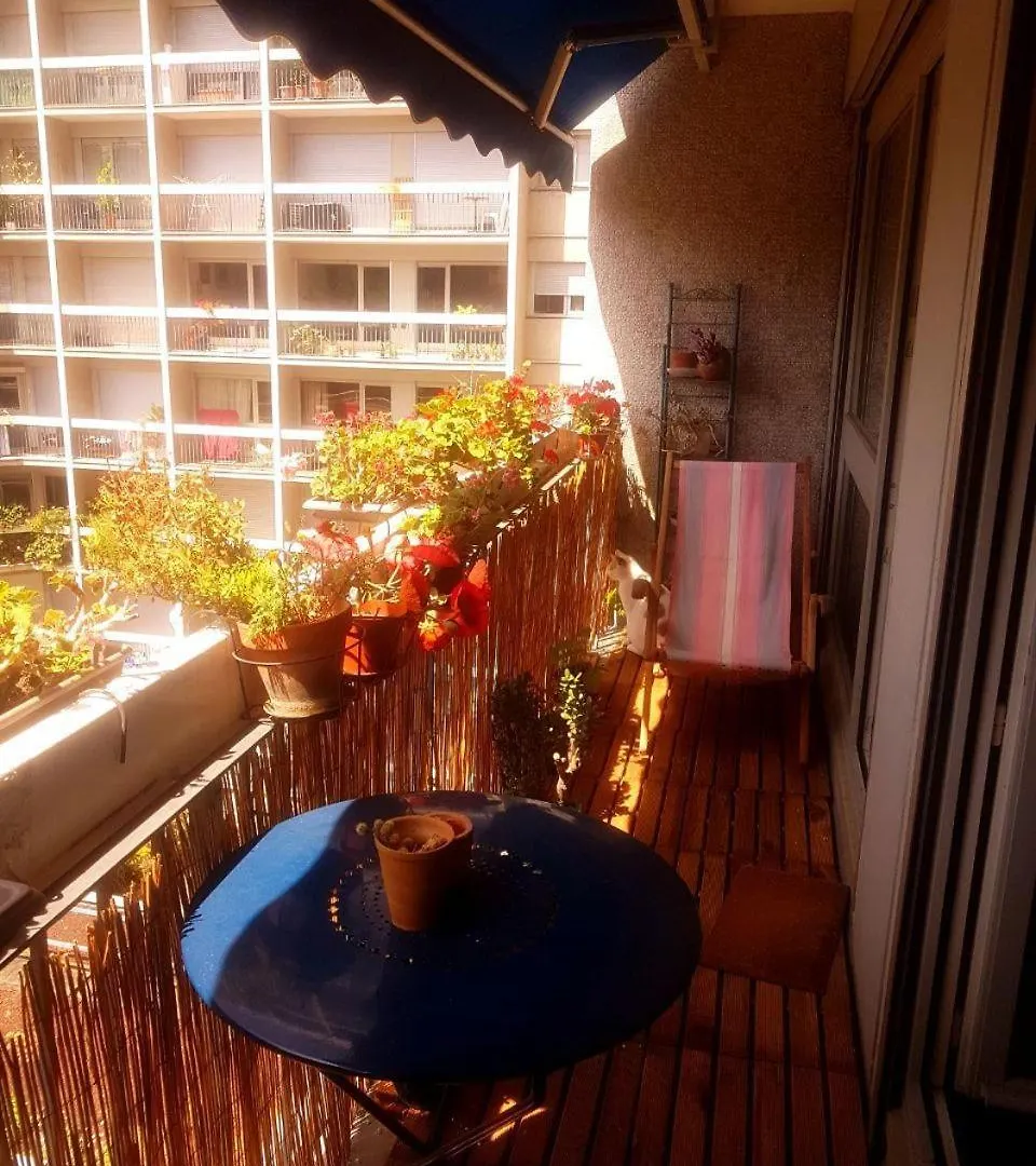 Atypical Apartment In Butte Montmartre Paris France