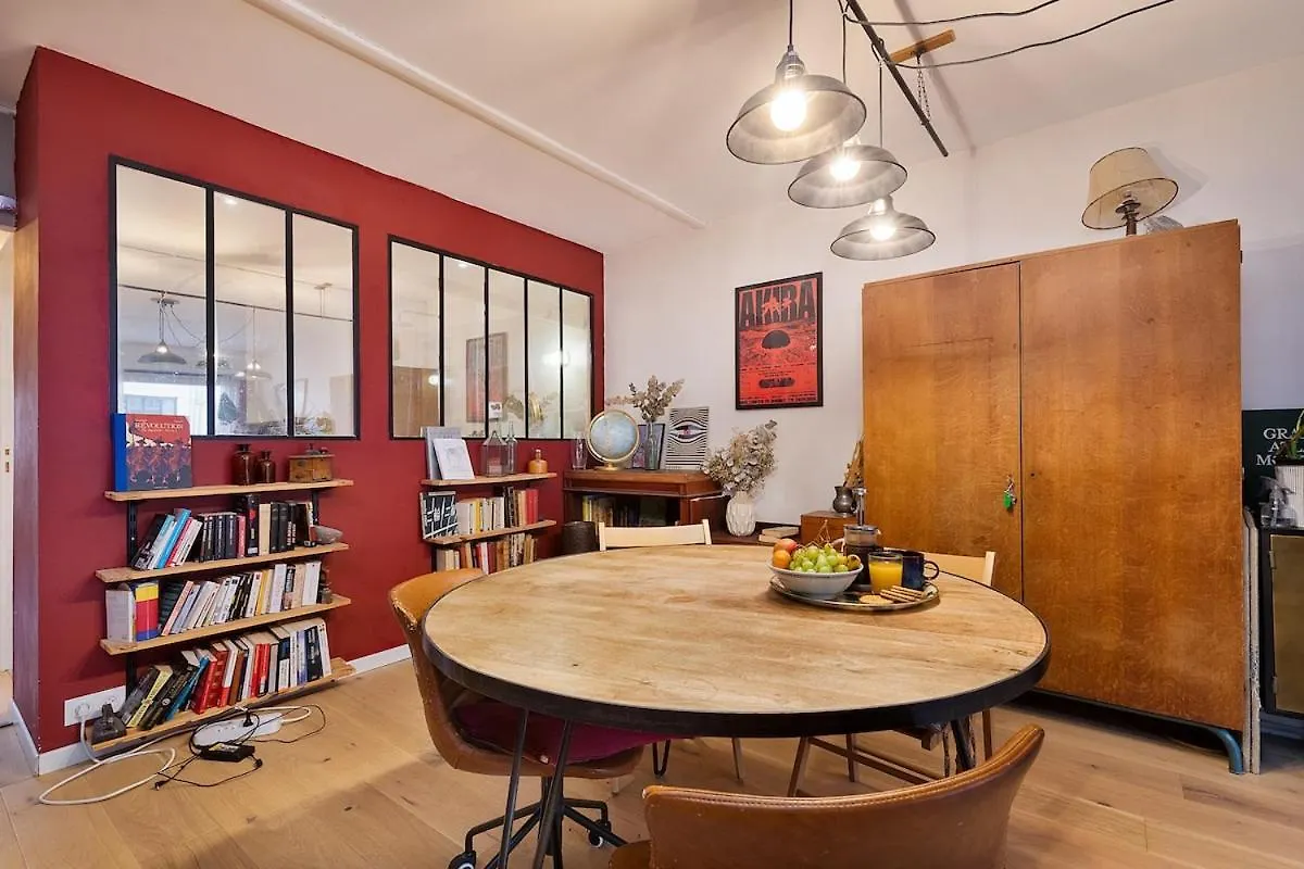 Atypical Apartment In Butte Montmartre Paris France